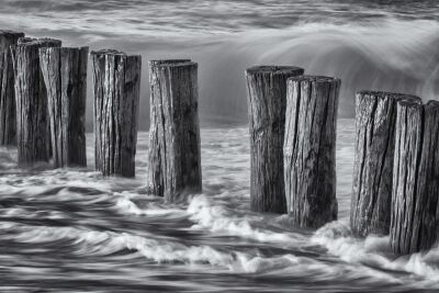 Wellenbrecher am Strand von Burgh-Haamstede