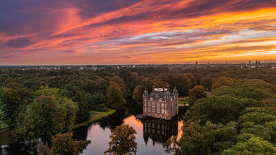 Zonsondergang boven kasteel Biljoen