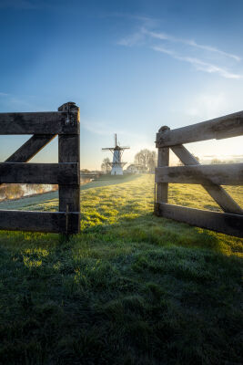 Molen de Vlinder bij zonsopkomst