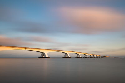 Zeelandbrug minimalistisch