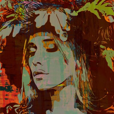 Vrouw met hoed en bloemen in boho stijl