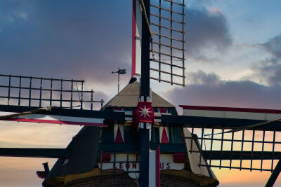 De top van de Leonardus molen in Maasbracht