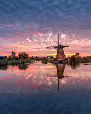 @mytruecolours - Explosive Sunset Kinderdijk