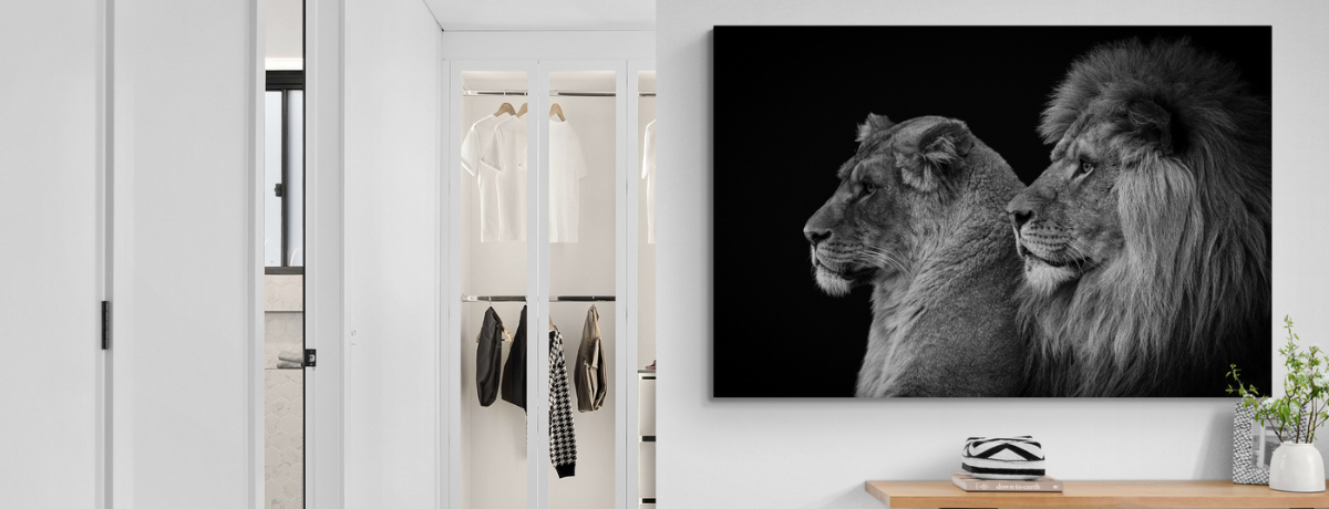 2024_08_26_141743_LeeuwenWanddecoratiekrachtenmajesteitinjeinterieur-blogbannerPicfeewanddecoratie.webp