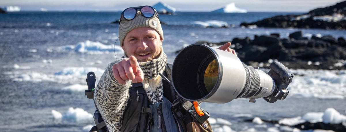 20251028_124705_wildlife-fotograaf-piet-van-den-bemd-in-antarctica-fotograaf-in-actie-met-telelens-tussen-ijs-en-water-picfee-blog.webp